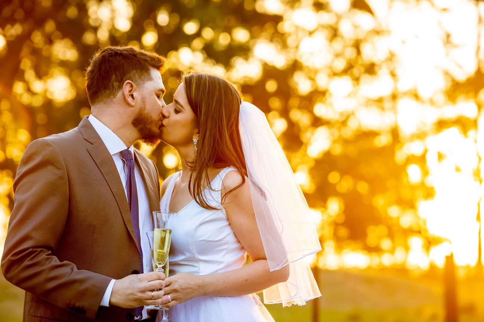 Foto Ensaio de Casal ao por do Sol Foto Ensaio de Casal ao por do Sol - Imagem 213