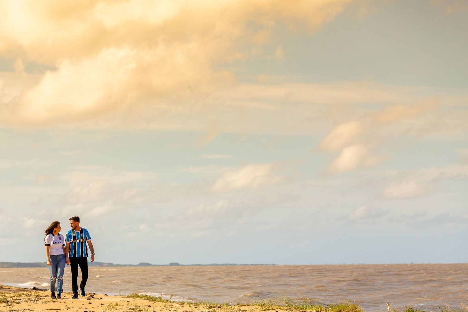 Foto Ensaio de Casal ao por do Sol Foto Ensaio de Casal ao por do Sol - Imagem 230