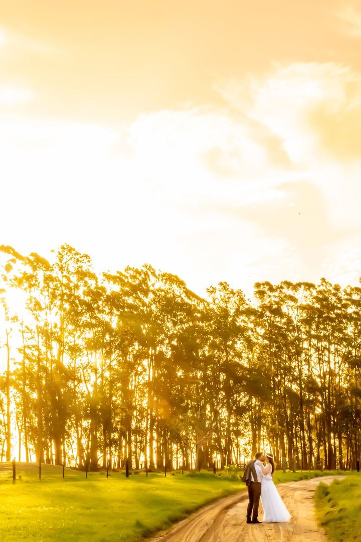 Foto Ensaio de Casal ao por do Sol Foto Ensaio de Casal ao por do Sol - Imagem 255