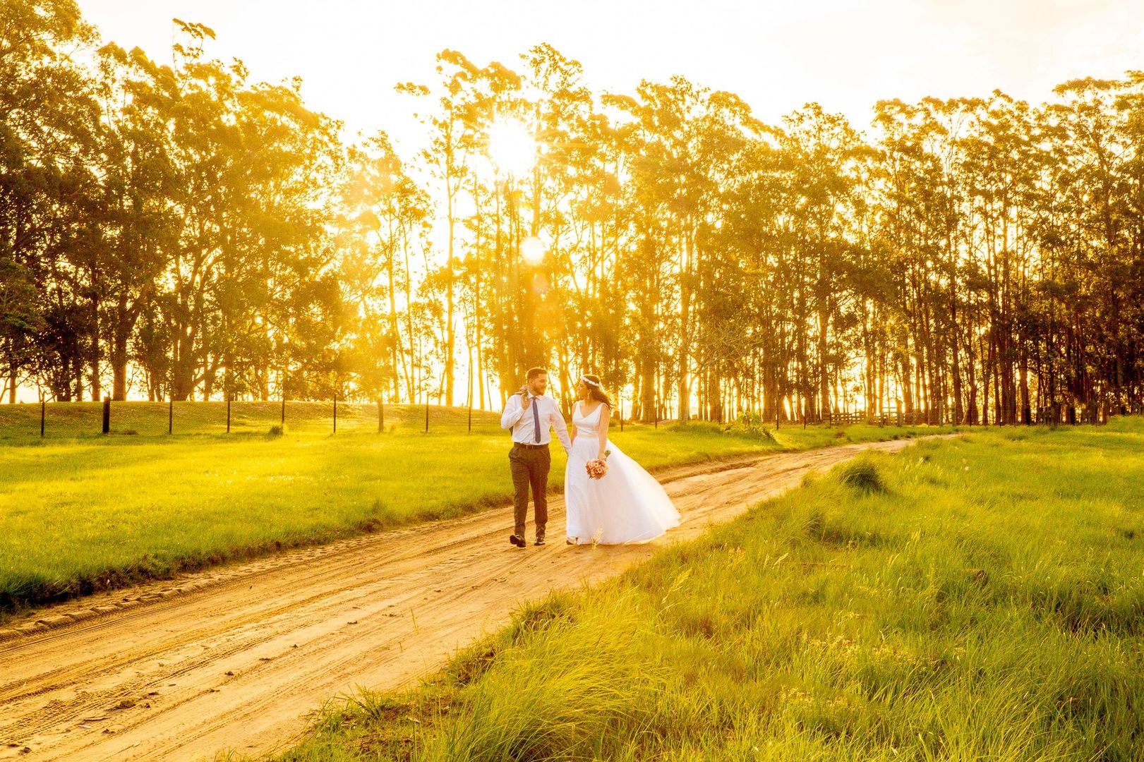 Foto Ensaio de Casal ao por do Sol Foto Ensaio de Casal ao por do Sol - Imagem 256