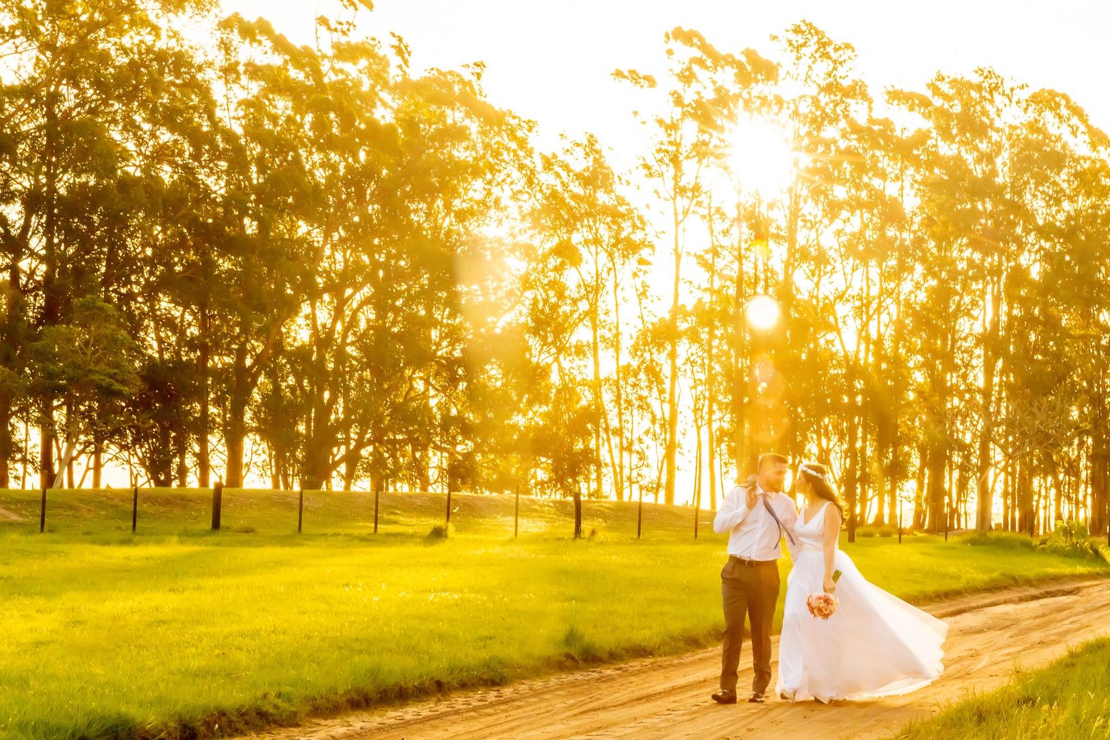 Foto Ensaio de Casal ao por do Sol Foto Ensaio de Casal ao por do Sol - Imagem 257
